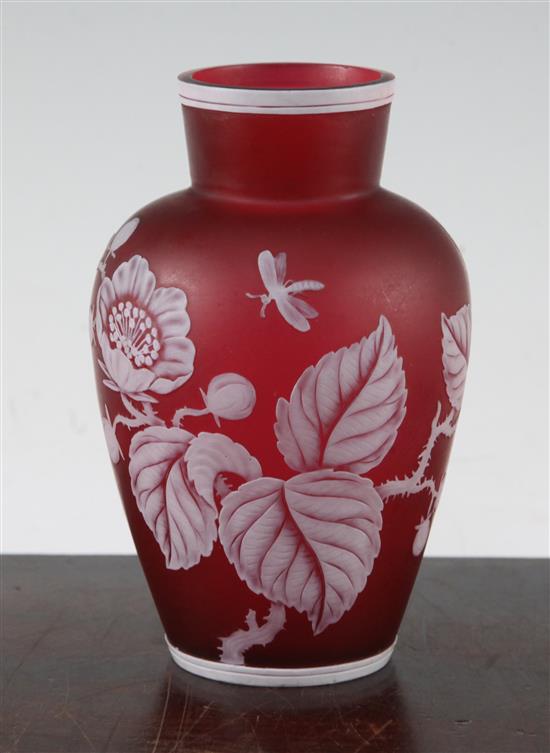 A Thomas Webb & Sons cameo glass vase, late 19th century, 15cm